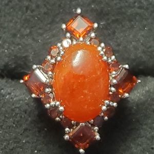 Red Jade 5.48 ct oval w/Vermelho Garnet